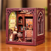 Mini Book Nook: Gentlemans Lounge